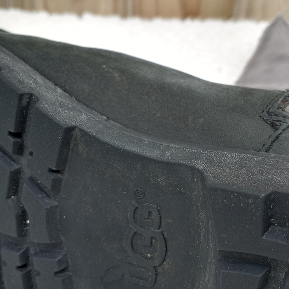 UGG D'Alene Adirondack ll Black/Charcoal Boot - Picture 7 of 9